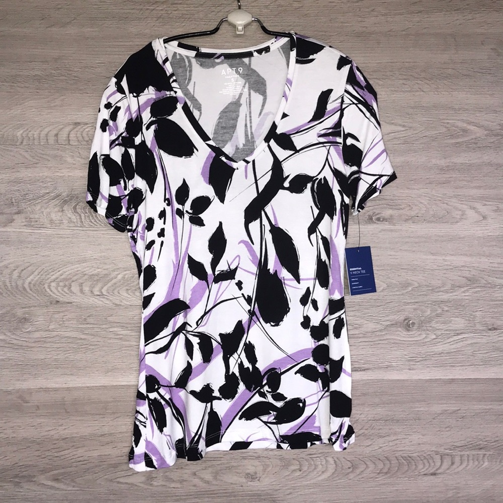 NWT- Women’s V Neck SS Tee
